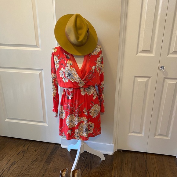 NWT! Express floral dress - Picture 6 of 6